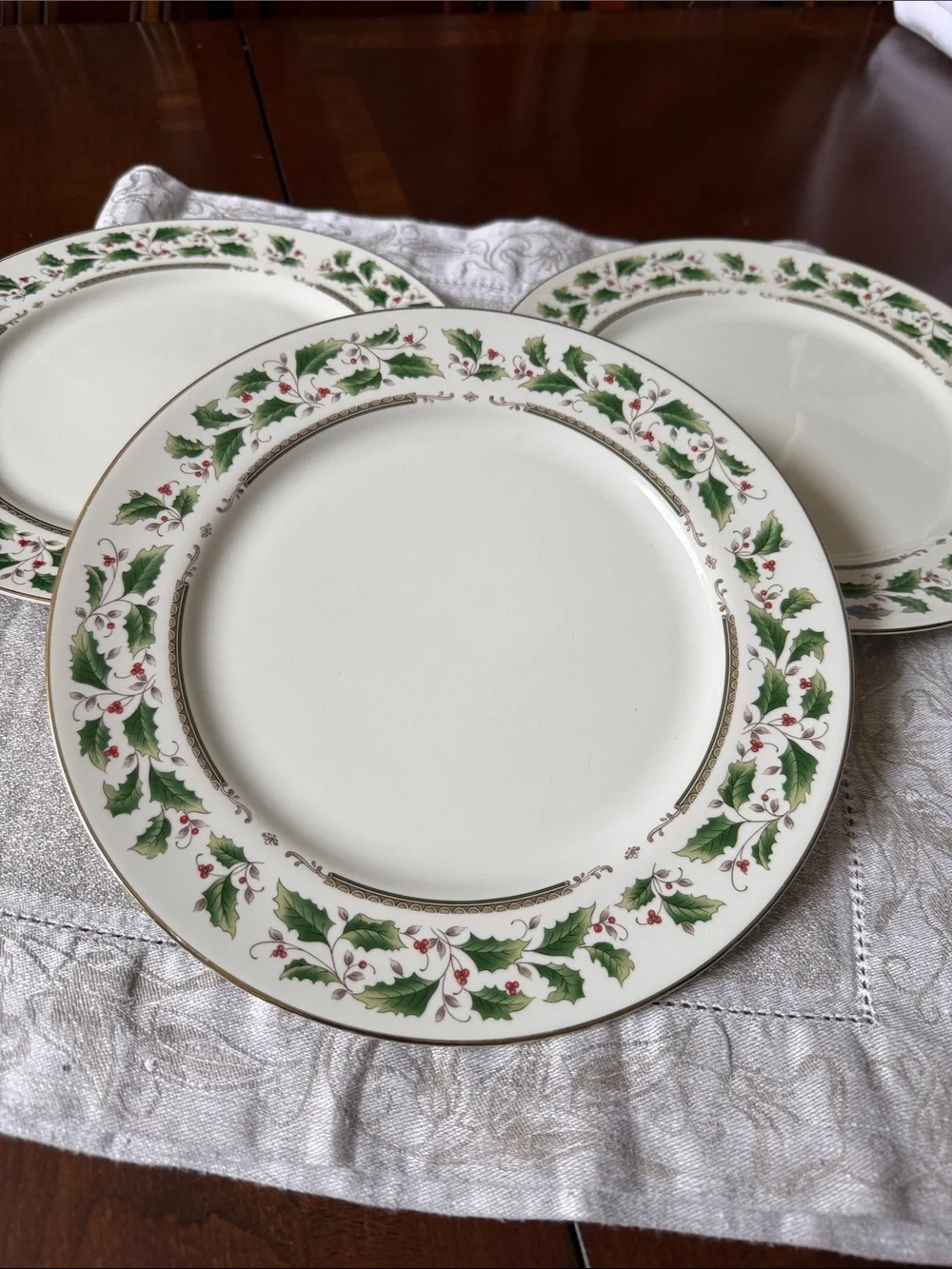 Set of 3 dinner plates Royal Limited Holly Holiday ca 1987 Berry & Leaf pattern